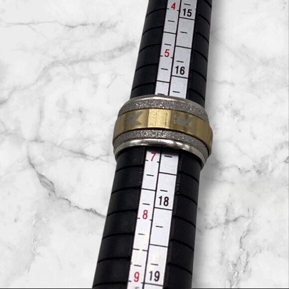 Bunny Logo Stainless Steel Unisex Gold Tone Ring With Textured Finish Size 7 - Picture 3 of 7